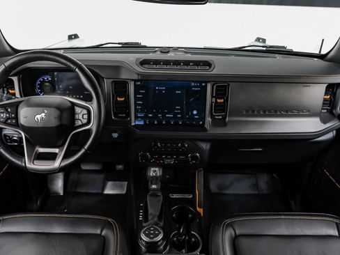Used 2024 Ford Bronco Badlands image 16
