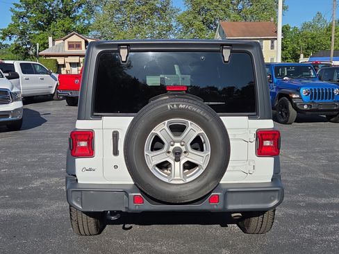 Used 2019 Jeep Wrangler Unlimited Sport S AWD/4WD image 5