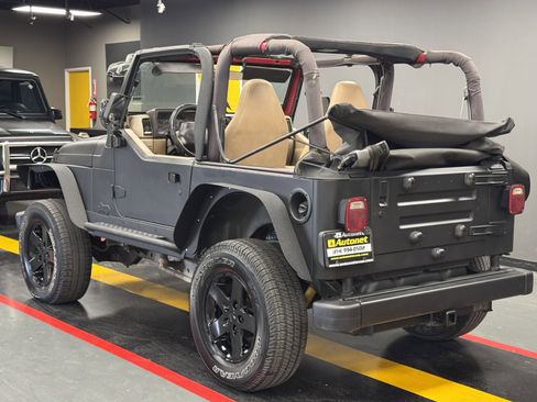 Used 2001 Jeep Wrangler SE image 4