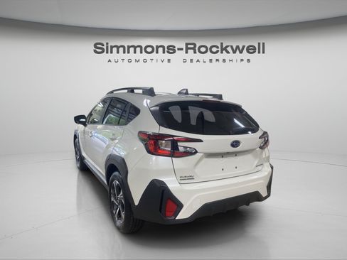 Used 2025 Subaru Crosstrek 2.5i Premium AWD/4WD image 3