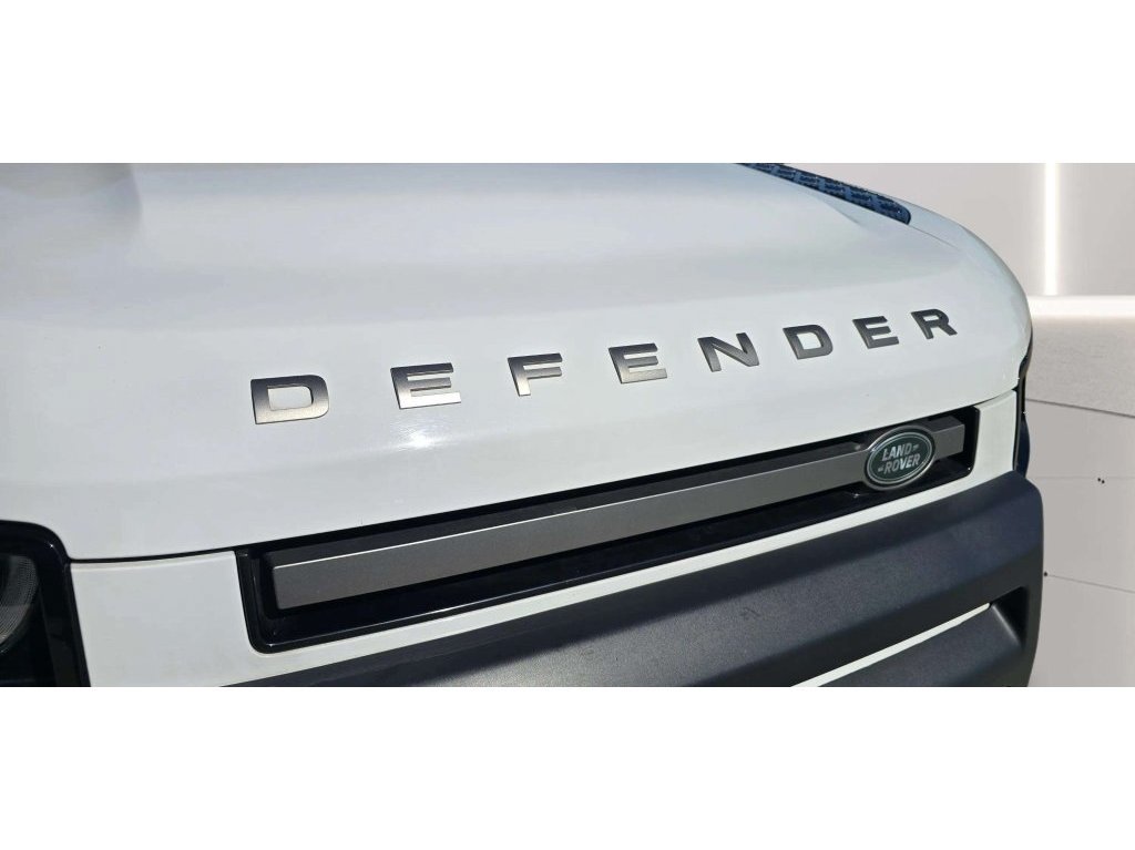 Used 2021 Land Rover Defender 110 X-Dynamic SE AWD/4WD image 46