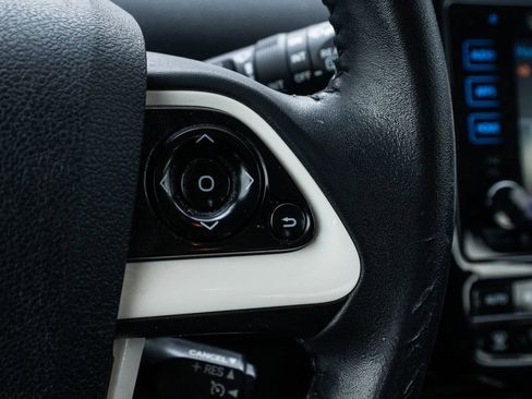 Used 2016 Toyota Prius Three image 18