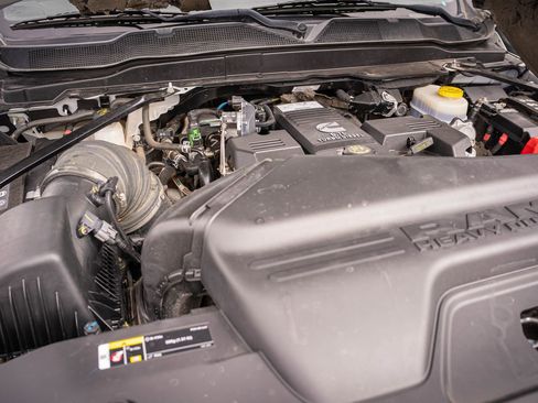 Used 2023 RAM 2500 Big Horn w/ Cold Weather Group image 32