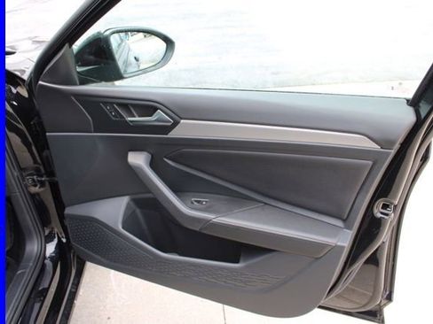 Used 2023 Volkswagen Jetta Sport image 18