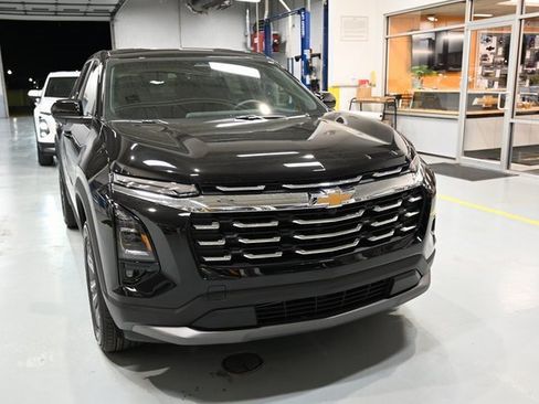 New 2026 Chevrolet Equinox LT w/ Convenience Package II image 3