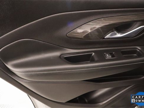 Used 2024 GMC Terrain SLT image 15