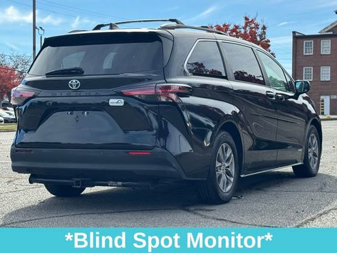 Used 2021 Toyota Sienna XLE w/ XLE Plus Package image 8