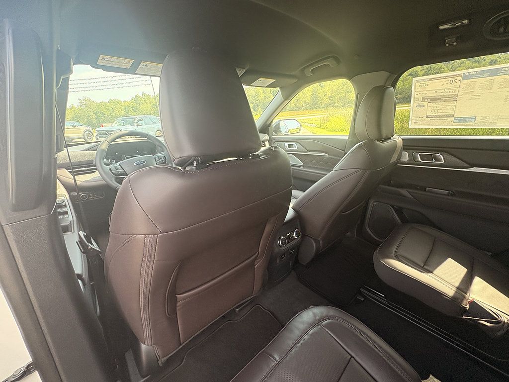 New 2027 Ford Explorer Platinum w/ 3.0L Ultimate Package AWD/4WD image 18