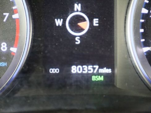 Used 2019 Toyota Highlander XLE image 39