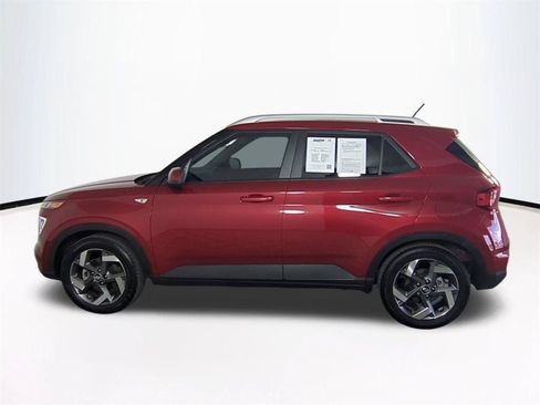 Used 2025 Hyundai Venue Limited FWD image 8
