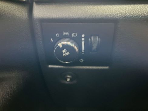 Used 2013 Jeep Grand Cherokee Limited w/ Luxury Group II image 17