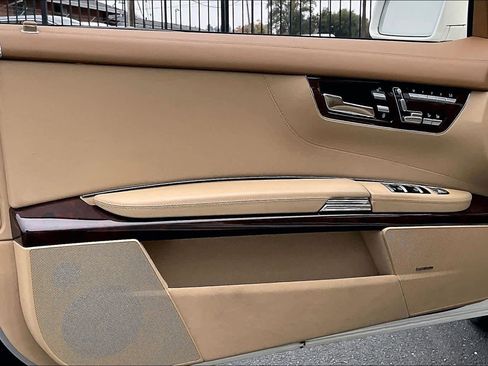 Used 2014 Mercedes-Benz CL 550 4MATIC image 25