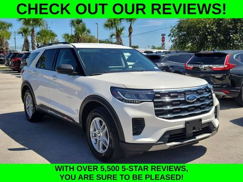 Used 2025 Ford Explorer Active RWD image 3