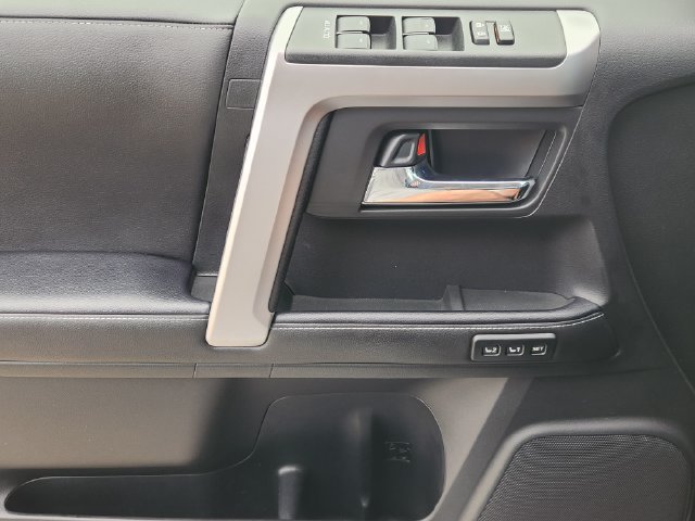 Used 2023 Toyota 4Runner Limited RWD image 17
