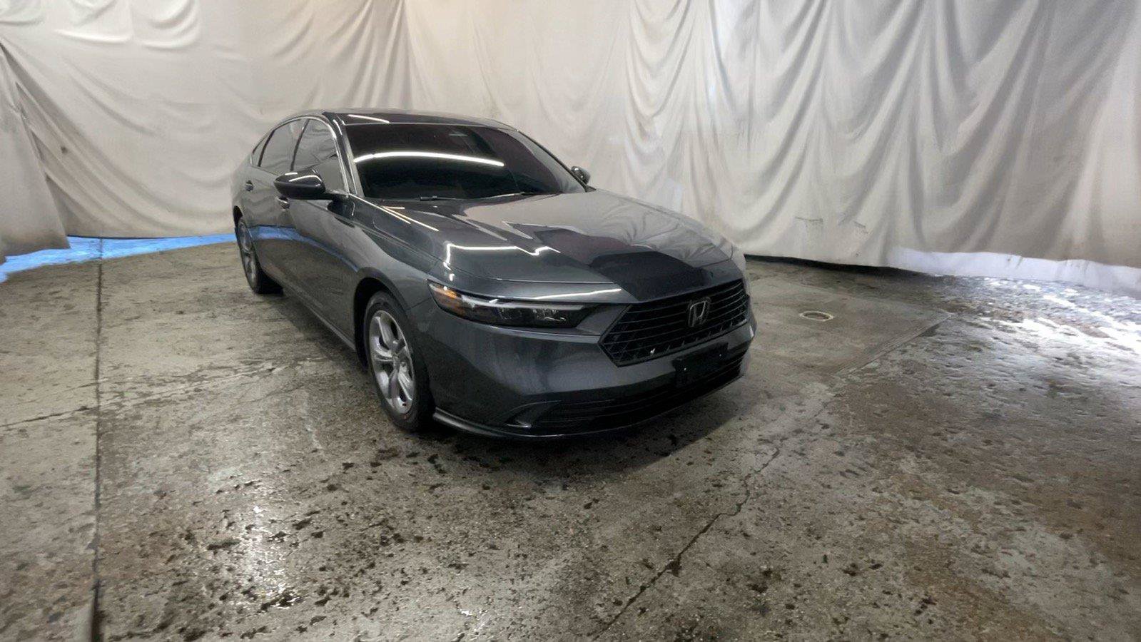 Used 2023 Honda Accord EX image 1