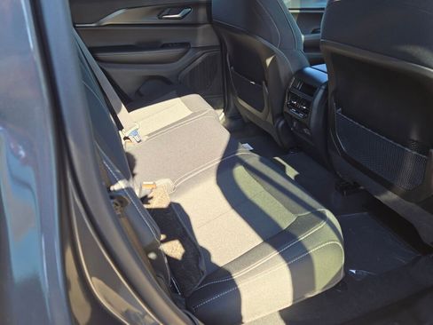 New 2025 Jeep Grand Cherokee Laredo X image 11