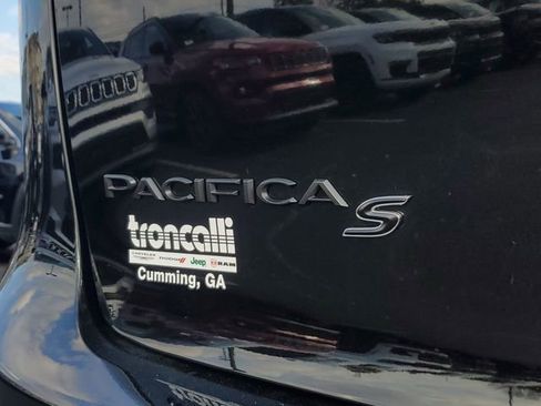 New 2026 Chrysler Pacifica Select w/ S Appearance Package image 8