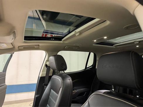 Used 2021 GMC Acadia Denali w/ Denali Ultimate Package AWD/4WD image 16