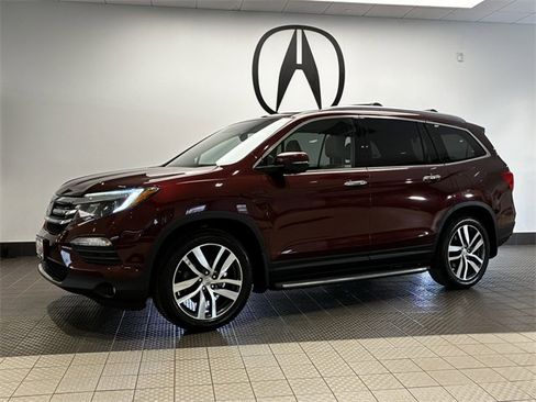 Used 2018 Honda Pilot Touring image 3