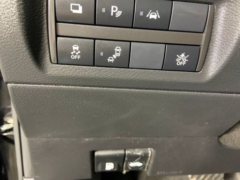 Used 2025 Nissan Kicks Play S FWD image 28