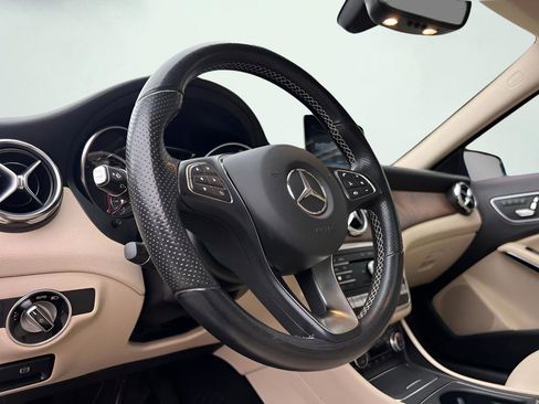 Used 2020 Mercedes-Benz GLA 250 4MATIC image 50