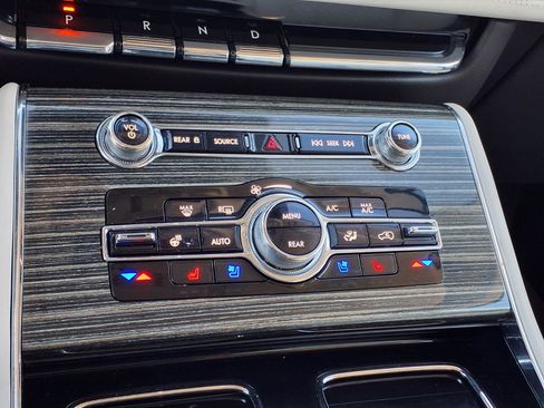 Used 2023 Lincoln Aviator Black Label w/ Class IV Trailer Tow Package image 22