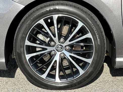 Used 2018 Toyota Camry SE image 28