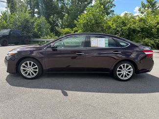 Used 2013 Toyota Avalon Limited w/ Technology Pkg FWD video 2