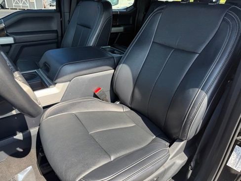 Used 2022 Ford F250 Lariat w/ Black Appearance Package image 13