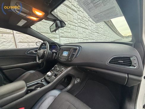Used 2015 Chrysler 200 S image 19