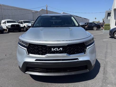 Used 2022 Kia Sorento LX FWD image 8