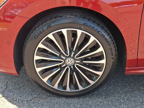 Certified 2022 Volkswagen Passat 2.0T FWD image 9