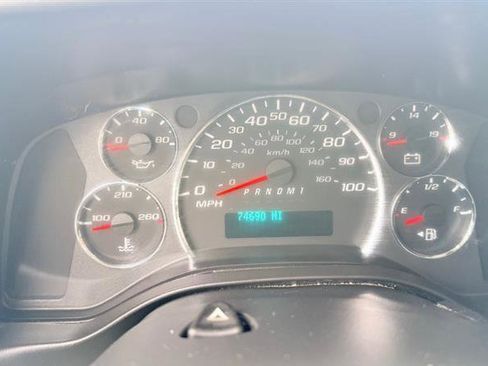 Used 2011 Chevrolet Express 2500 RWD image 25