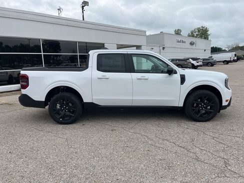 New 2025 Ford Maverick Lariat w/ Black Appearance Package image 2