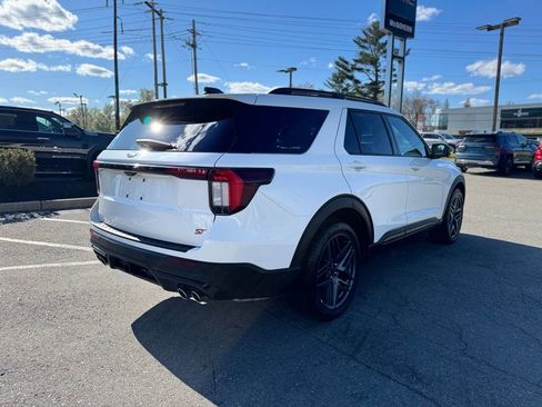 Used 2025 Ford Explorer ST AWD/4WD image 7