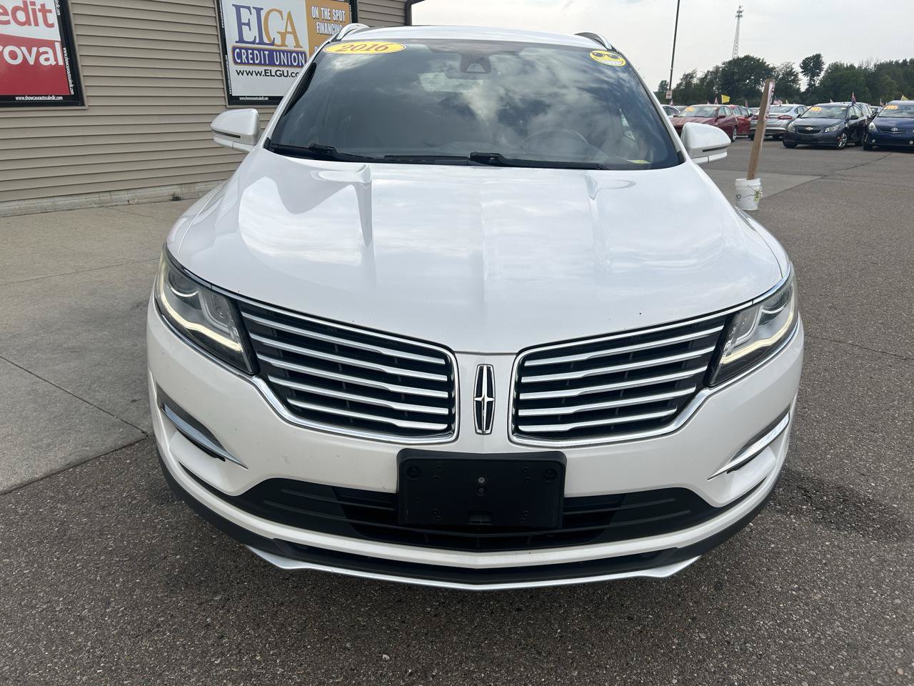 Used 2016 Lincoln MKC Reserve AWD/4WD image 2