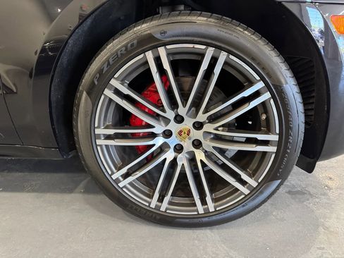Used 2017 Porsche Macan GTS AWD/4WD image 29