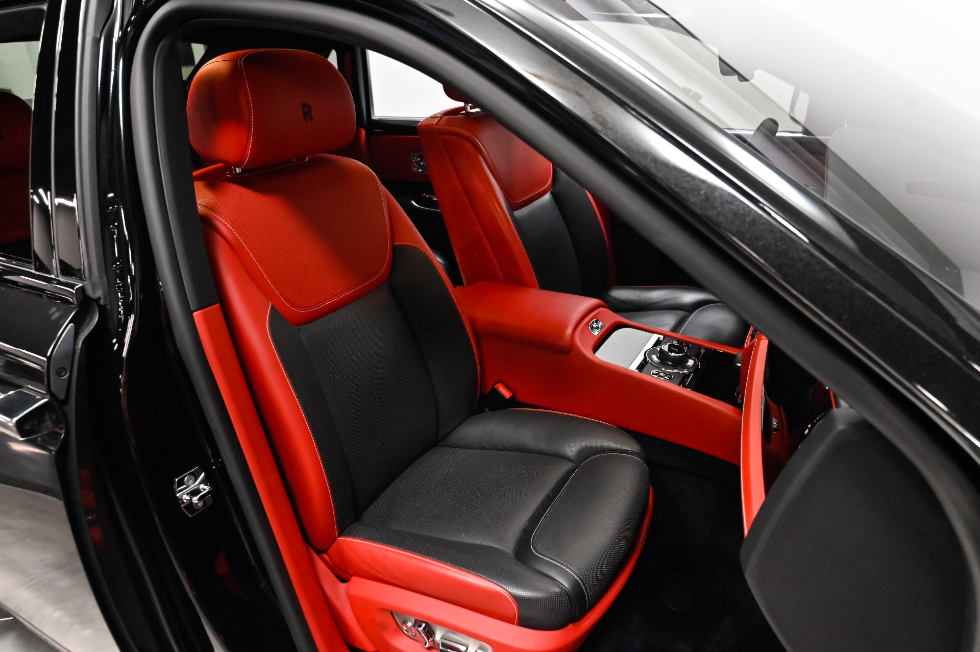 Used 2017 Rolls-Royce Ghost RWD image 41