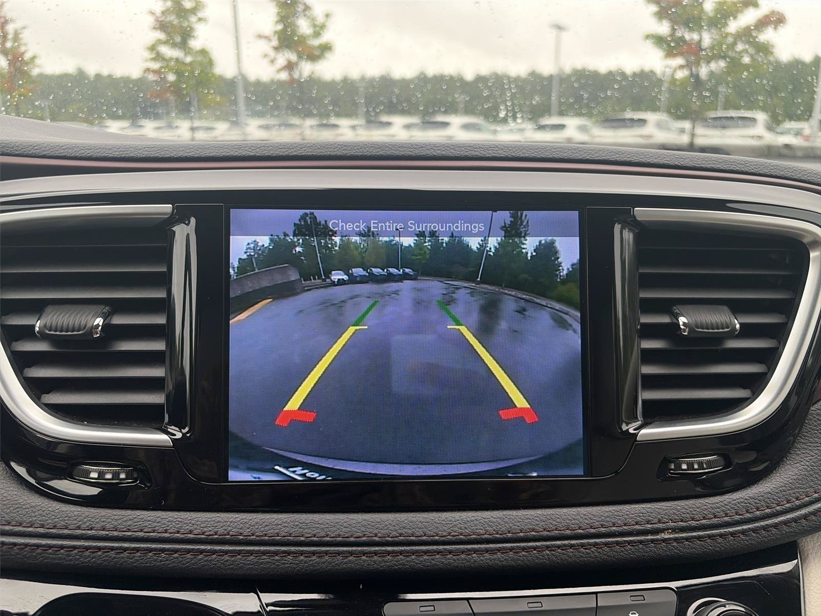 Used 2017 Chrysler Pacifica Limited FWD image 15
