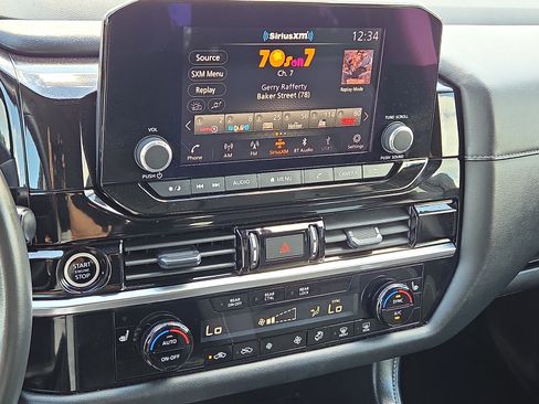 Used 2024 Nissan Pathfinder SV FWD image 18