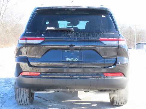 New 2025 Jeep Grand Cherokee Limited w/ Luxury Tech Group II image 18