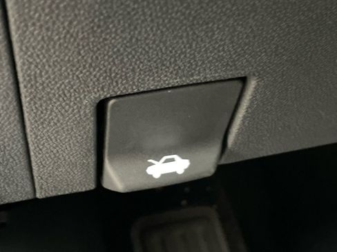 Used 2025 Chevrolet Equinox ACTIV w/ Convenience Package III image 32