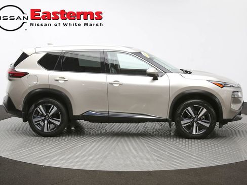Used 2022 Nissan Rogue SL w/ SL Premium Package image 4