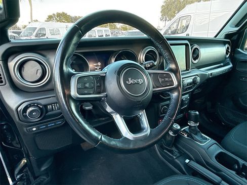 Used 2022 Jeep Wrangler Unlimited Rubicon 4xe w/ Cold Weather Group image 12