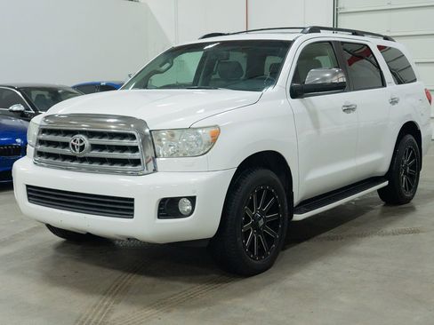 Used 2010 Toyota Sequoia Limited image 3