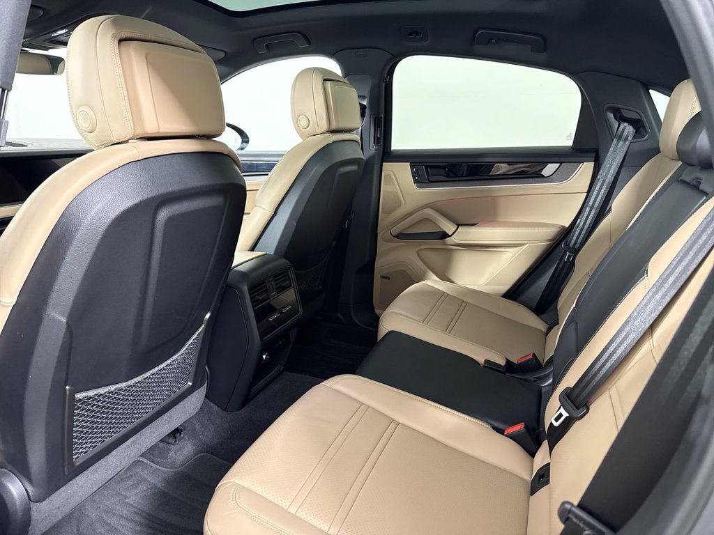 Certified 2024 Porsche Cayenne Coupe AWD/4WD image 25
