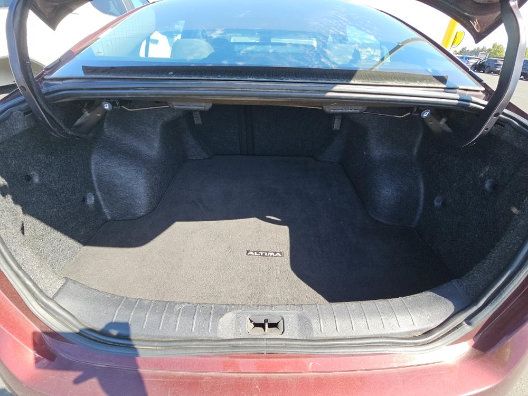 Used 2024 Nissan Altima 2.5 SV FWD image 10