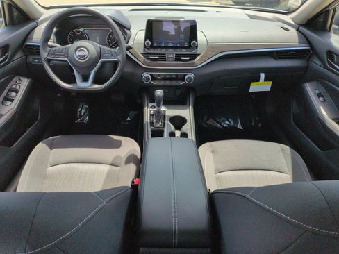 New 2026 Nissan Altima 2.5 SV FWD image 9