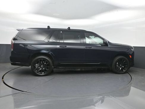 Used 2022 Cadillac Escalade ESV Sport w/ LPO, ONYX Package AWD/4WD image 39