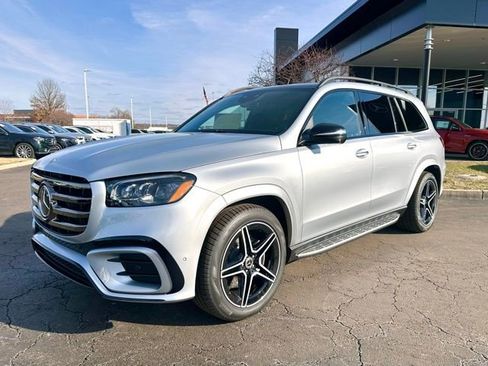 Certified 2025 Mercedes-Benz GLS 450 4MATIC image 4
